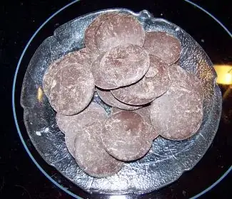 Dark chocolate callets