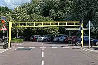 United Kingdom:maxheight=7'10"