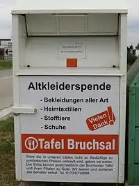 Altkleider-Container, Tafel Bruchsal, Farbe: weiß