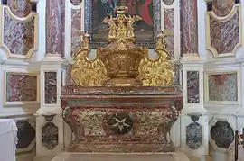 Decoration inside the church in Cambayrac