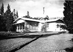 Cipanas Palace in around 1930 as the residence of Governor-General Andries Cornelis Dirk de Graeff