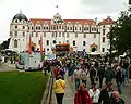 Celle 2010: Visitors in front of Celle Castle