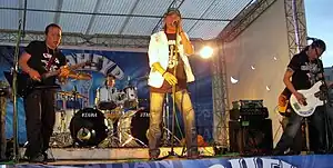 Hurd at Grand Khan pub in 2009. From left to right : D.Otgonbayar, D.Otgonbaatar, D.Tömörtsog, N.Naranbaatar.